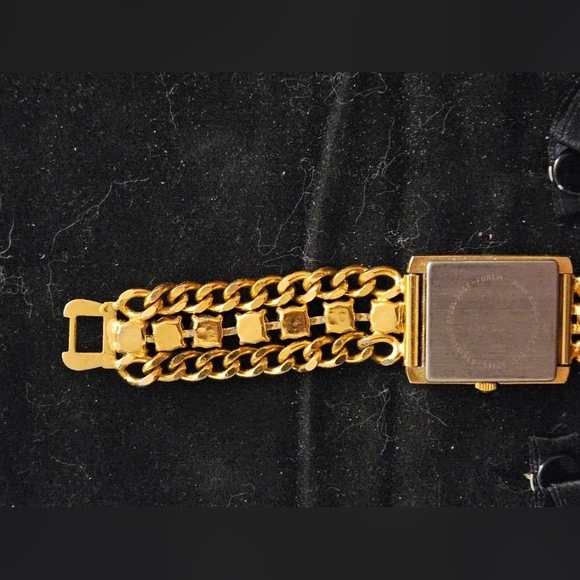 Beautiful Vintage Forem womens watch with Simulated Diamonds and gold strap main image 8